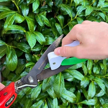 1xHandheld Sharpener Household Sharpener Pocket Knife And Garden Poop Tools Professional Sharp Knives Plastic Hand Held Portable