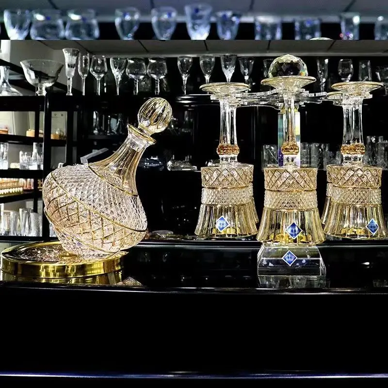 Description Picture 5 of item1100ml Drawing Gold Rotating Crystal Glass Decanter High-end Light Luxury Wine Decanter Rotating Tumbler Gyro Decanter