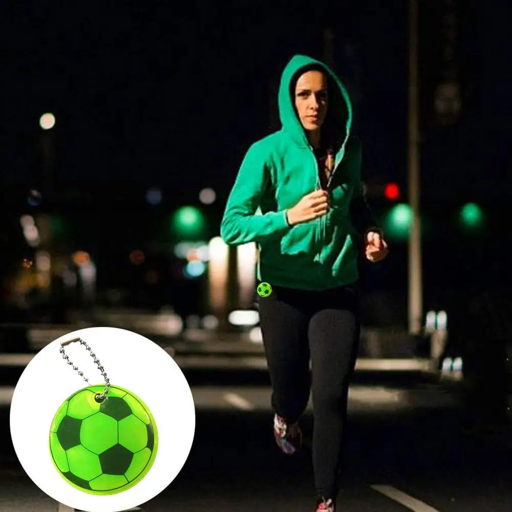 Football Party Toys 10PCS Football Reflective Keychain for Kids Night Safety Key Chain for Bags Backpack Pendant Reflector Things Traffic S Z9S0