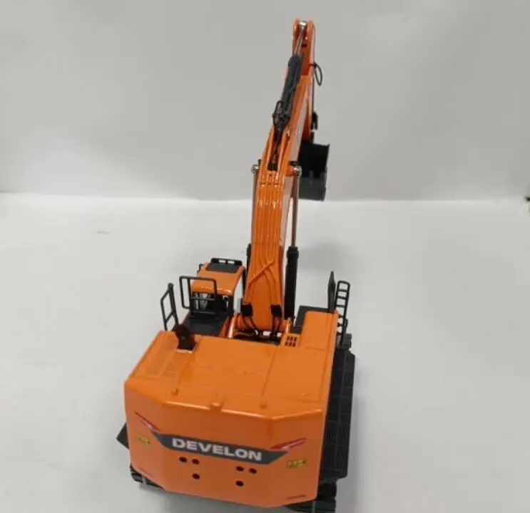 ミニカー 1/50 DEVELON DX800HD ショベルカー ミニカー 1/50 DEVELON DX800HD ショベルカー 1:50 Doosan