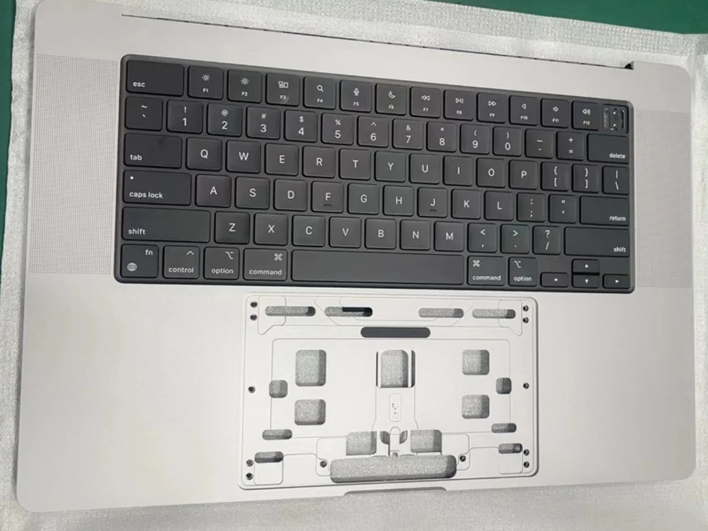 

A2485 Topcase с клавиатурой