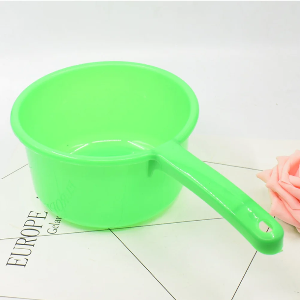 Plastic Long Handle Water Ladle Home Kitchen Household Nonslip Grip Water Dipper Ladle Bailer (Random)