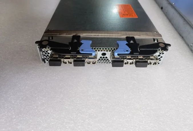 

Для IBM ds8000 8-port 8gb SW волоконно-канальный директор 98y4902 98Y4904