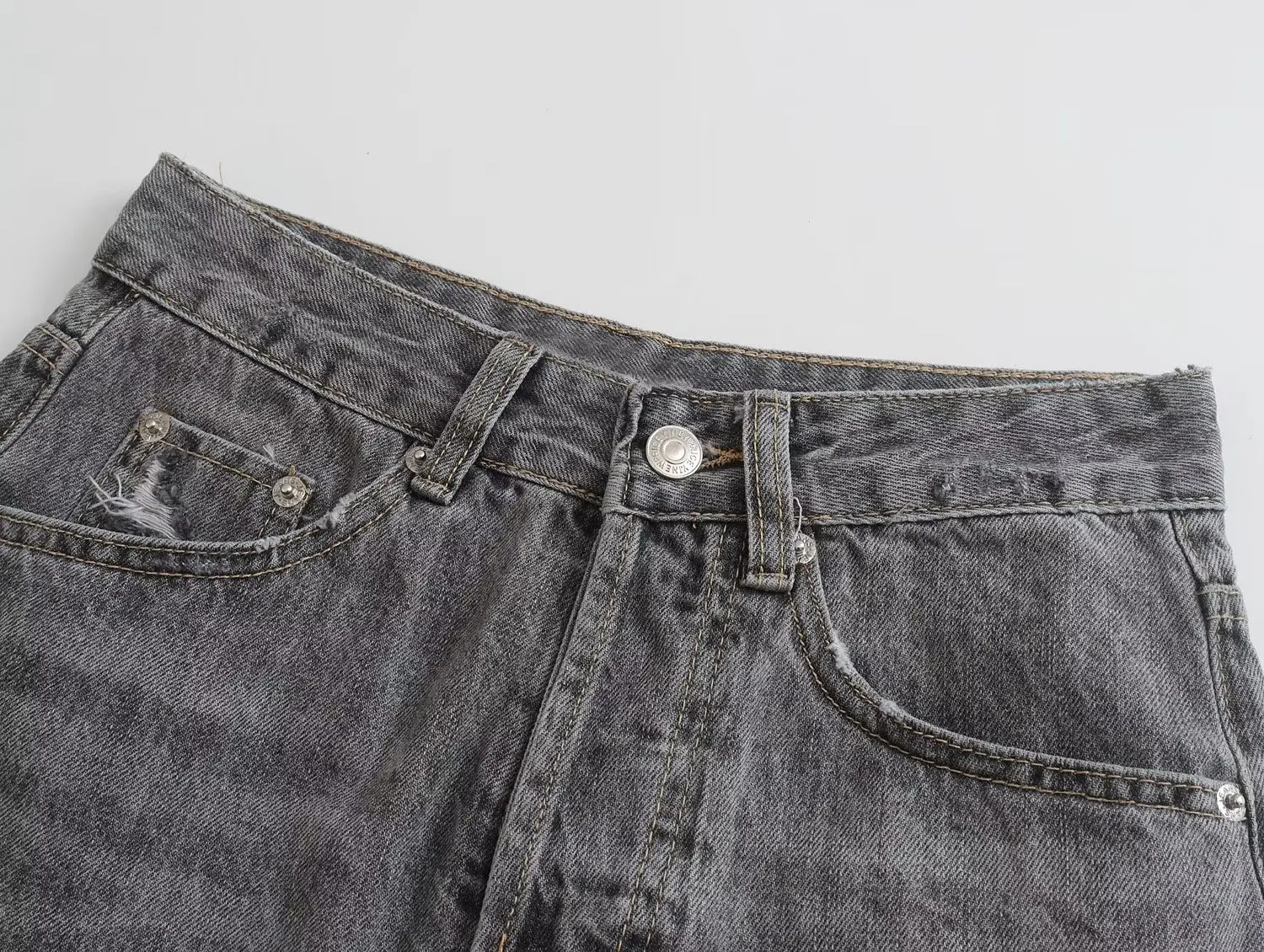 Maxdutti Fashion High Street Sexy Bermuda  Shorts Women Ladies Vintage Washed Ripped Denim