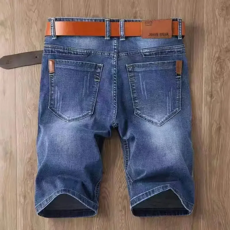 thumbnail image 1 of Pantalones vaqueros cortos para hombre, talla grande, medio oversize, pantalones cortos de mezclilla para hombre, bermudas largas, diseñador azul, lujo, oferta, moda coreana popular, 1 of 5