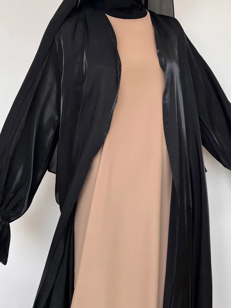 2024 New Islam Abaya Kaftan Elegant Outwear Abayas for Women Long Brilliant Silk Robe Femme Musulmanefor Middle East Arabia