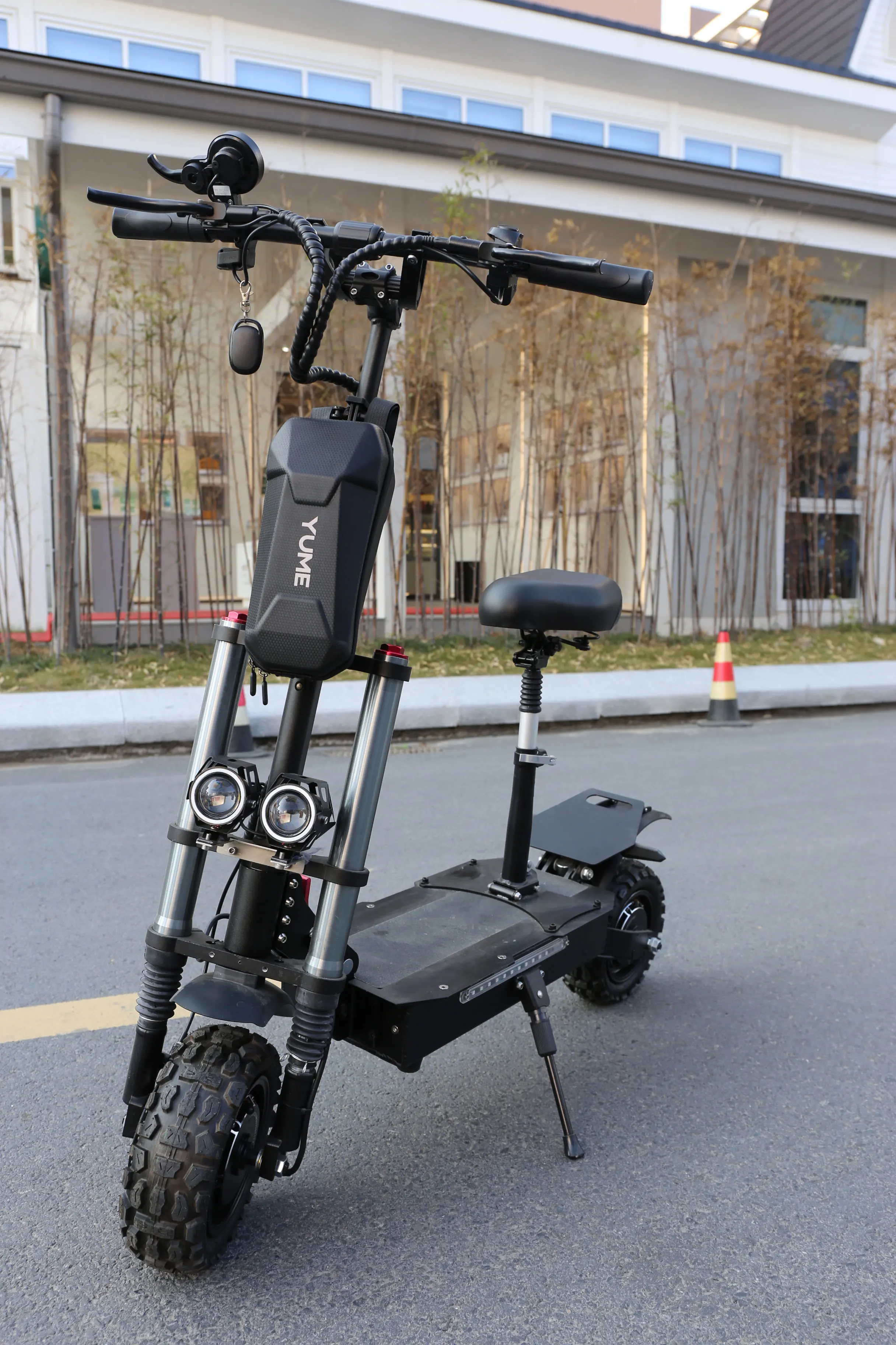 

5600W 11" Tire Dual Motor Off-Road Electric Scooters with Seat for Adults 85KM/H E Scooter 60V 38Ah Battery