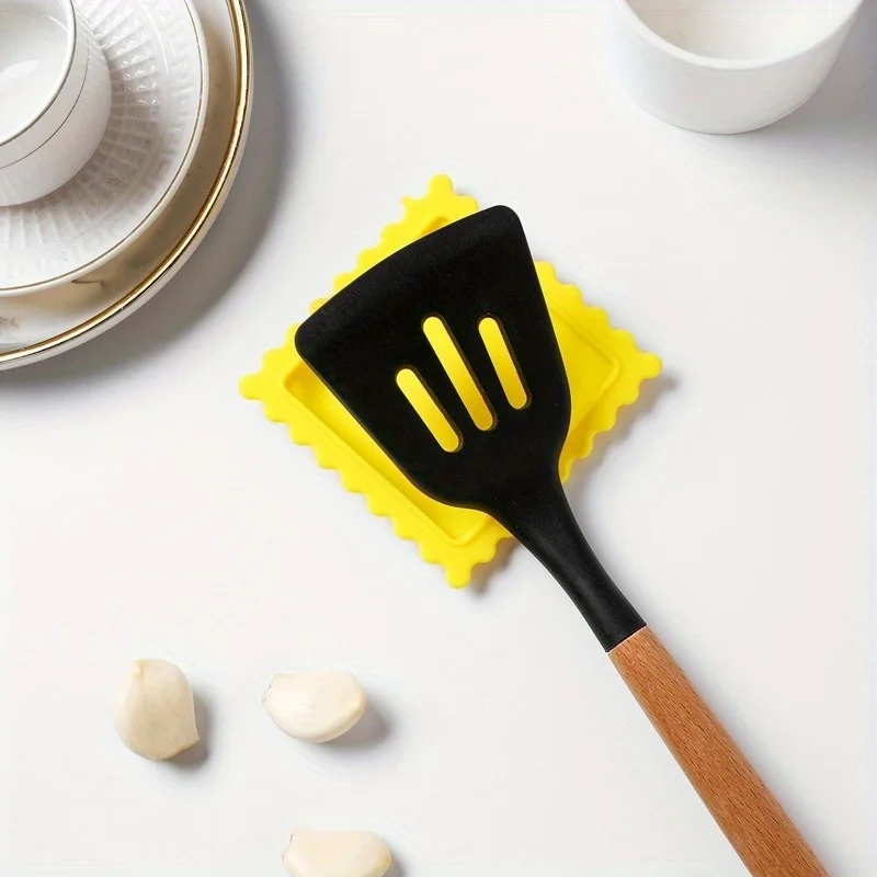 1pc Cartoon Biscuit-Shaped Soup Spoon Rest - Heat Insulating and thumbnail 6