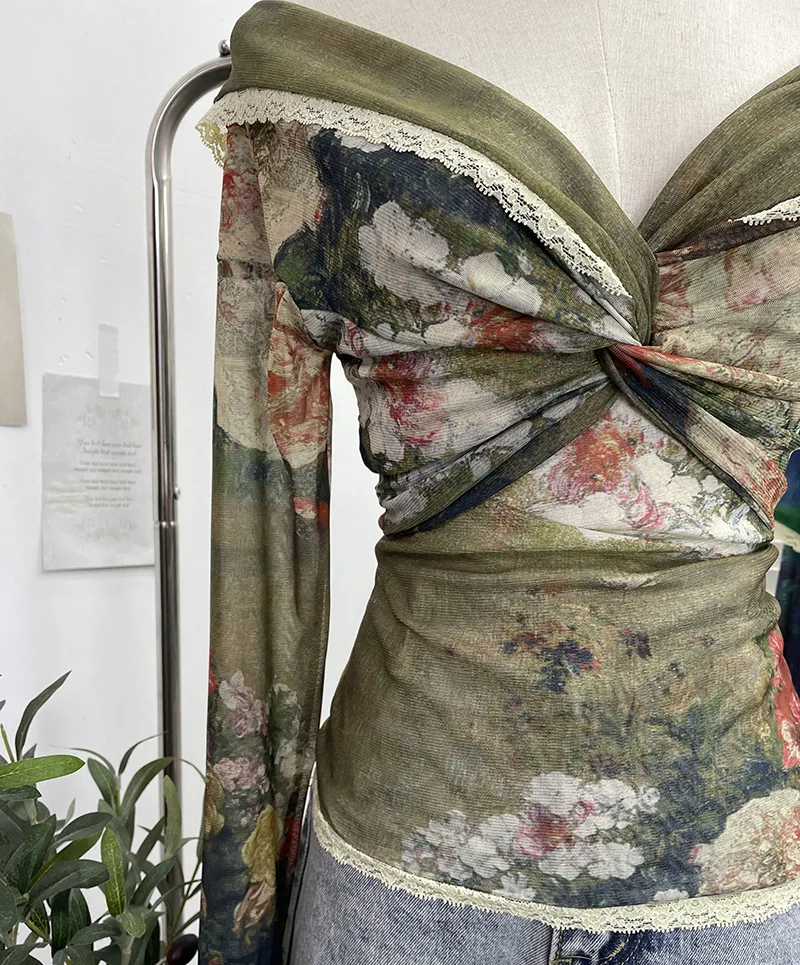 Description Picture 2 of itemVintage Oil Painting Printed Women T-Shirt Harajuku Tie-Dye Slash Neck Pleated Top Korean Chic Long Sleeve Lapel Tees New