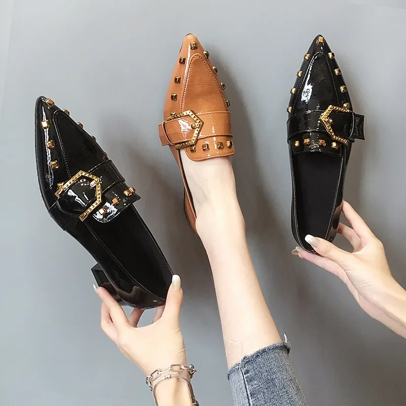 2024 Women's Spring New Rivet Women's Pointed Toe Thick Heels Fashion British Style Loafer Female Slip on Shoes Zapatillas Mujer