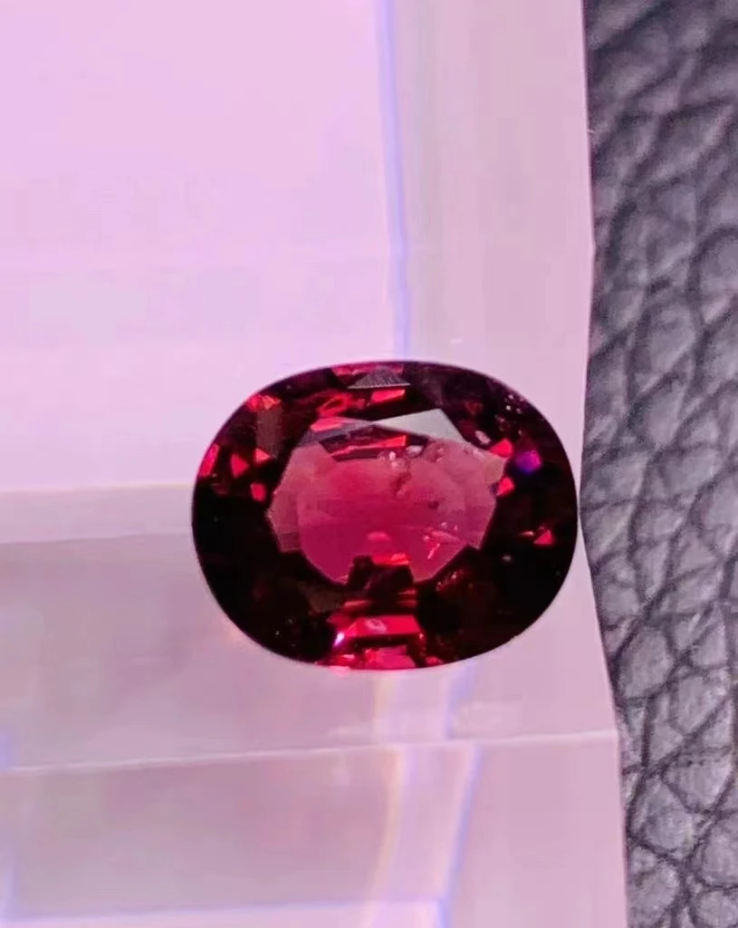 1pcs/lot high-quality natural oval red spinel ring surface bare stone can be inlaid ring pendant earrings stud etc