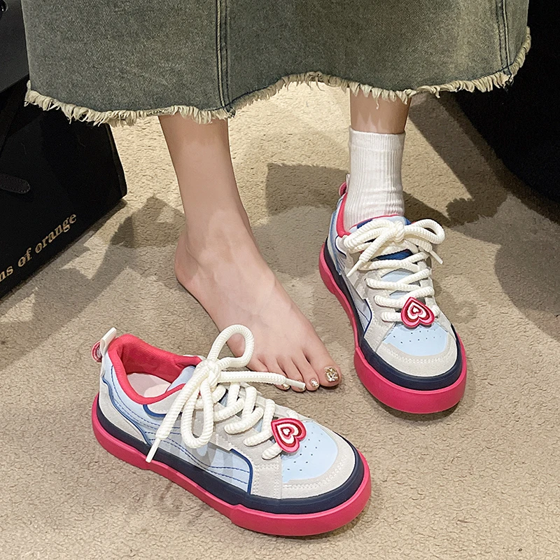 

Женские кроссовки на шнуровке, разноцветные спортивные кроссовки на плоской вулканизированной подошве, с круглым носком, повседневная обувь для осени, 2023