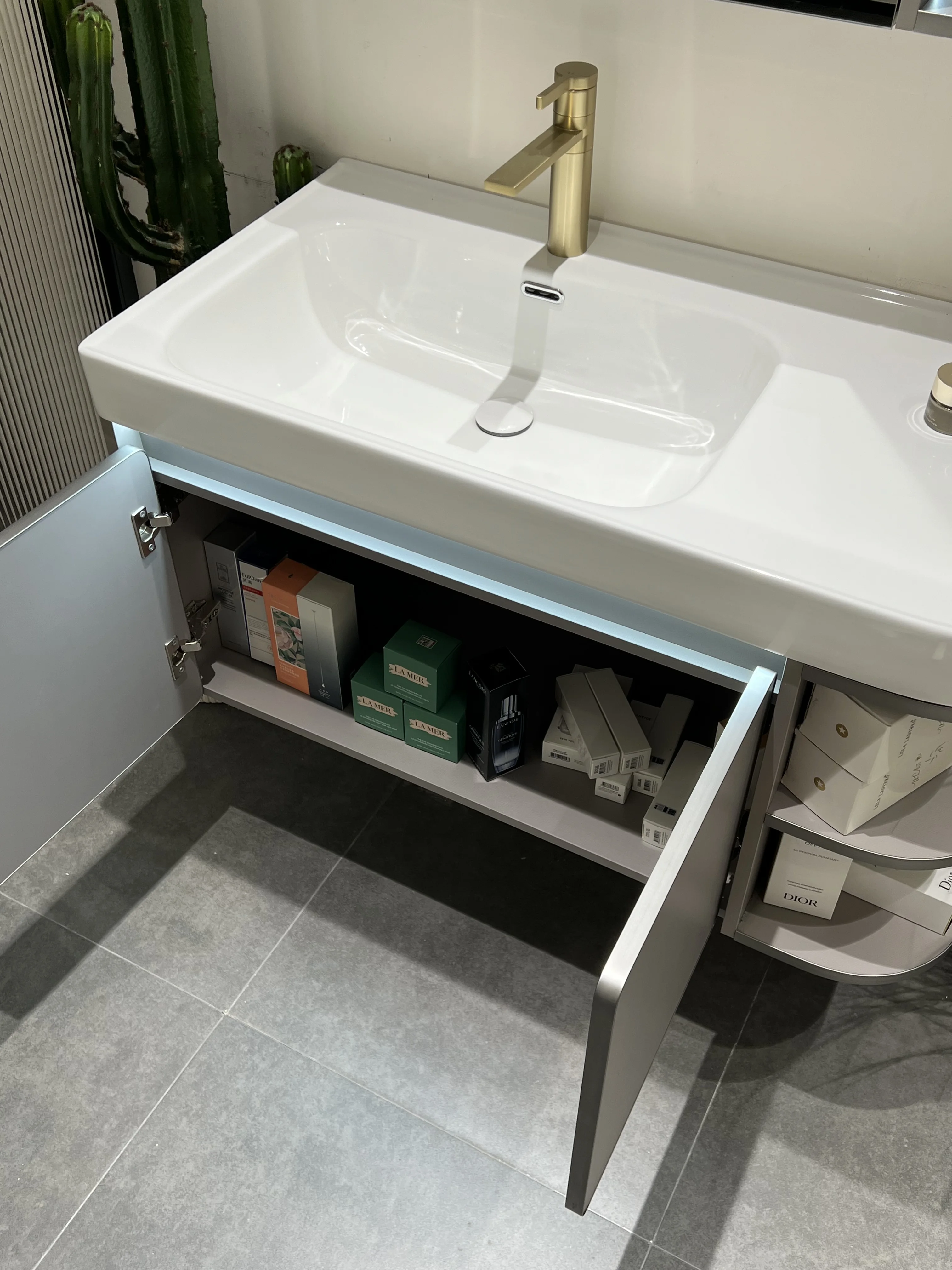 Modern Simple Wooden Rock Plate Bathroom Furniture Makeup Cabinet LED Smart Mirror Sink Basin Versatile Vanity Bathroom Vanity