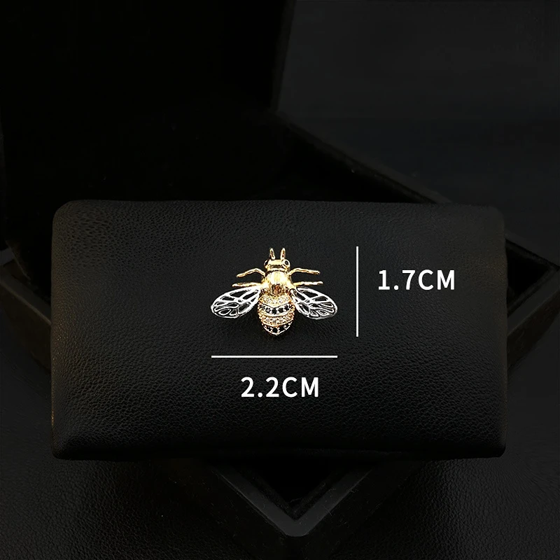 Little Bee Brooch Women's High-End Suit Ornament Cartoon Insect Collar Pin Anti-Exposure Buckle Rhinestone Jewelry Pins Gifts