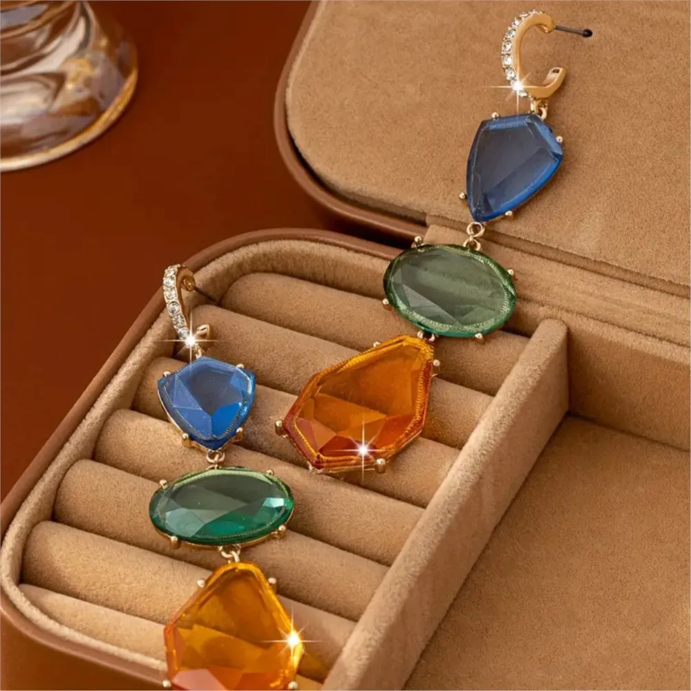 Gold Color Luxurious Resin Dangle Earring for Women Fashionable and Versatile Teardrop Earrings Perfect for Daily Wear or Party