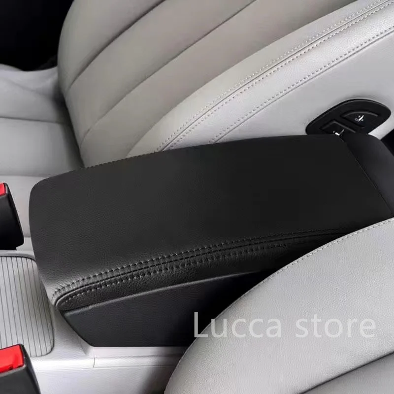 BIXUAN Copri Bracciolo In Pelle Per VW Touran L MK2 (2016-2024) - Rivestimento Console Centrale, Nero Con Filo Rosso