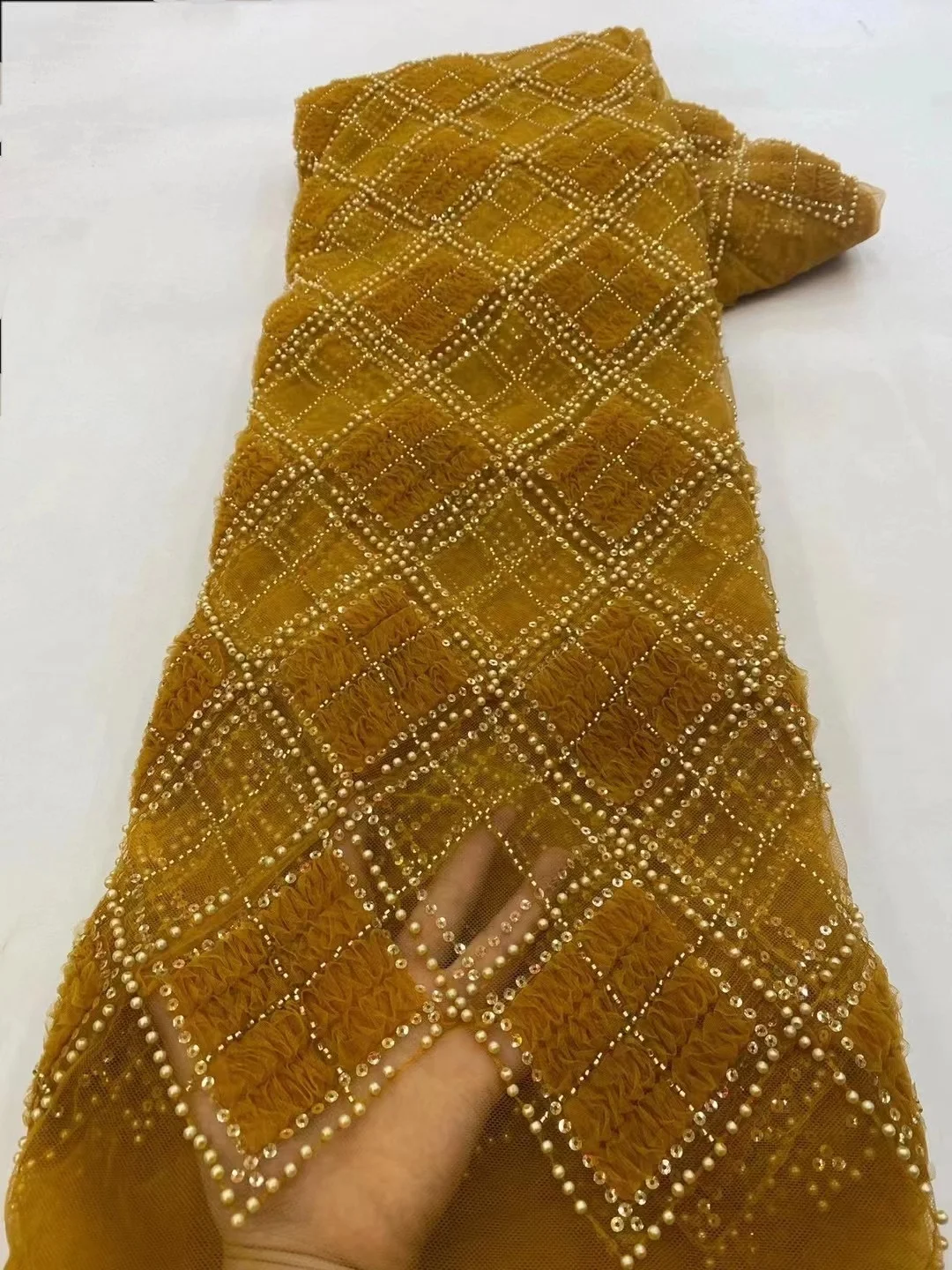

High Quality French Gold Colour Luxury 3d Tulle Lace African Handmade Sequins Sequins Tulle 5 Yards Fabric Party Dress Sew