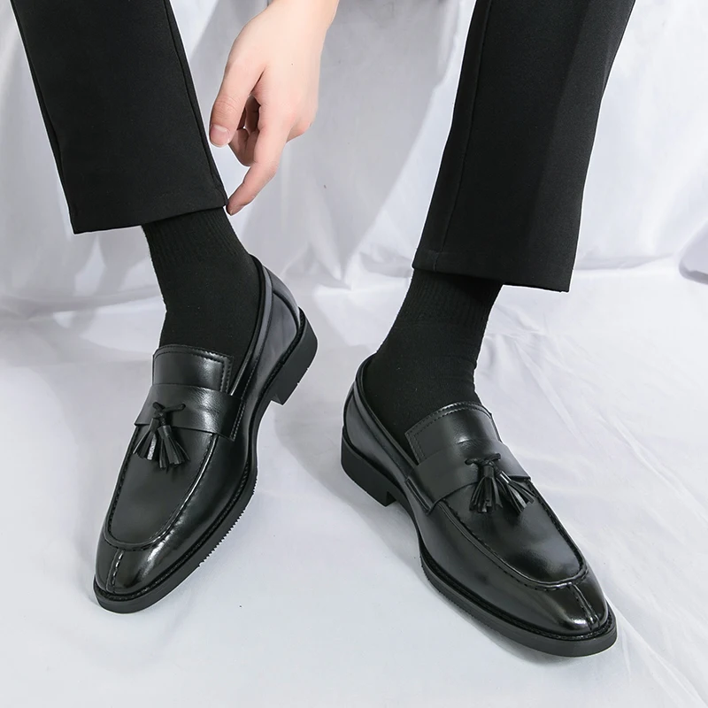 Men's Flowing Suo Lefu Shoes Luxury Men's Leisure Driving Designer Brown Lefu Shoes Men's Moccasin Shoes Italian Wedding Shoes