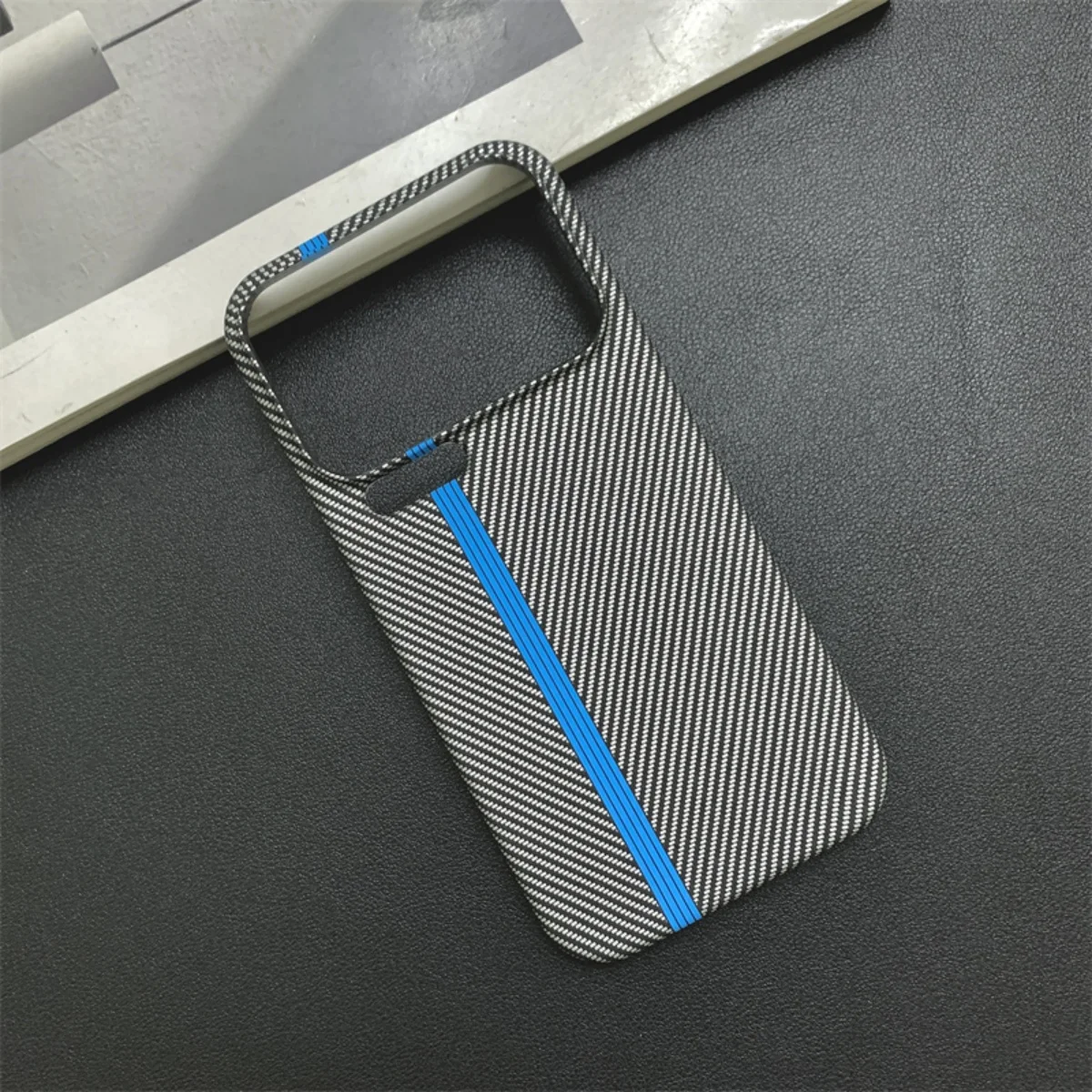 Sleek Kevlar Carbon Fiber Hard Plastic Frameless Armor Phone Case