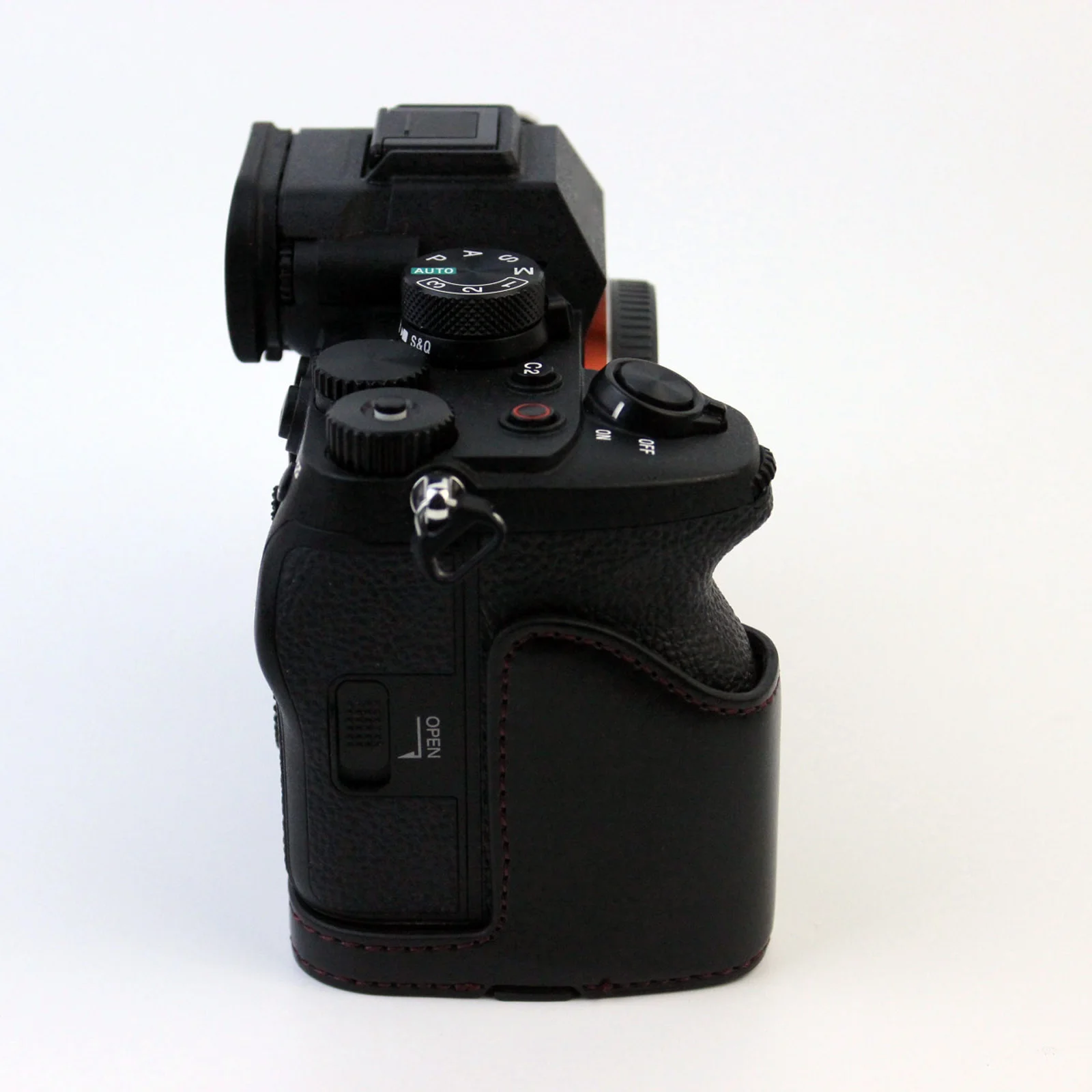 Étuis semi-rigides pour appareils photo en cuir italien