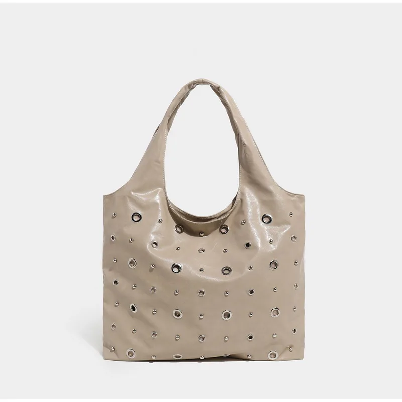 Hobo-Umhängetasche mit hohlen Nieten, Ölwachs-Retro-Metallnagel-Eimer-Handtasche, große Kapazität, Punk-Industriestil, Damen-Achsel-Einkaufstasche – Detail 15
