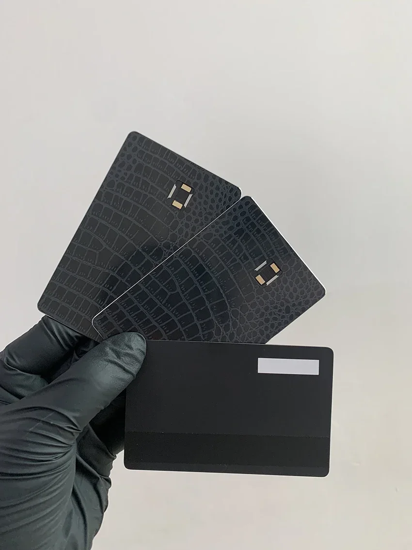듀얼 인터페이스 NFC 메탈 카드 ISO 모델, EMV 칩 슬롯 탑재, 비접촉식 결제 지원, 13.56MHz RFID 통신, 공장 직판