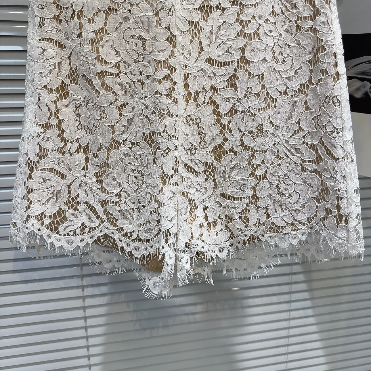 Lace Crocheted Elegant Socialite Shorts 2024 Summer New Versatile Casual Shorts High Waisted Booty Shorts Womens Clothing