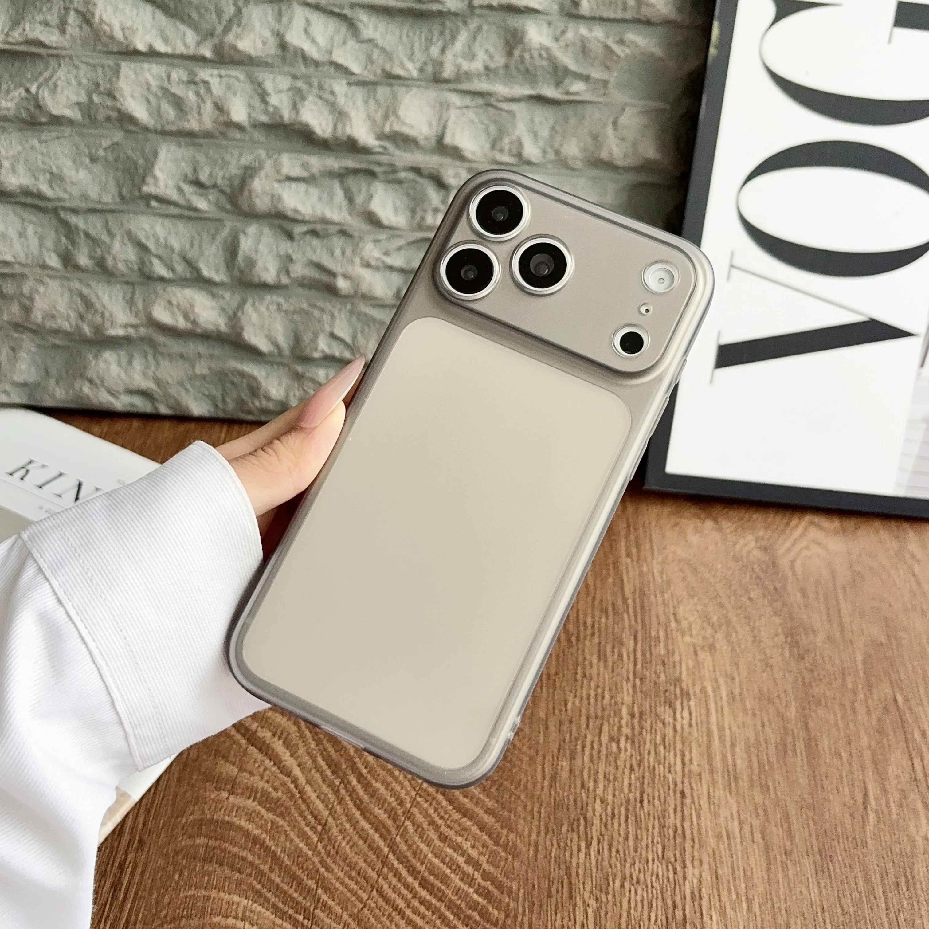 Luxury Ultra Thin Soft TPU Phone Case with Slim Matte Mirror Surface and Translucent Silicone Exterior