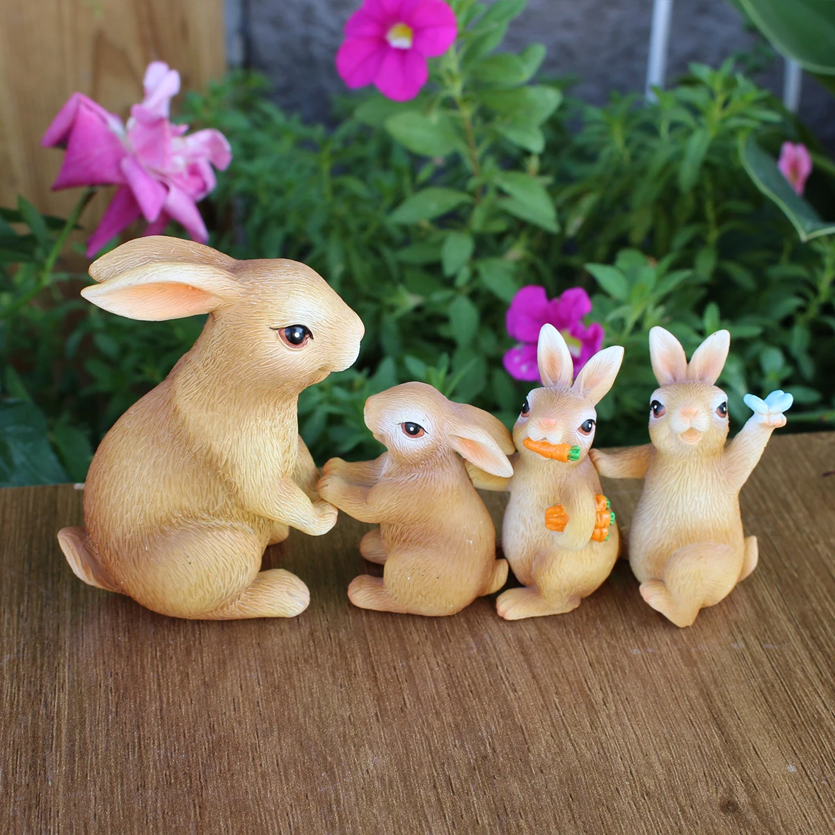 Garden Statue 4PC/Country Style Family Rabbit Multi functional Courtyard and Lawn Decoration Animal Theme Easter Statue