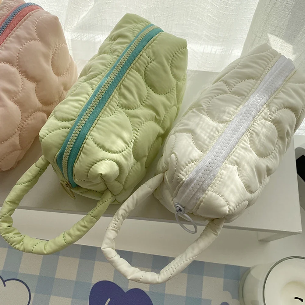 

1pc Female Quilted Padded Top-handle Bag Makeup Bags Women Travel Toiletry Bag Tote Shoulder Bag School