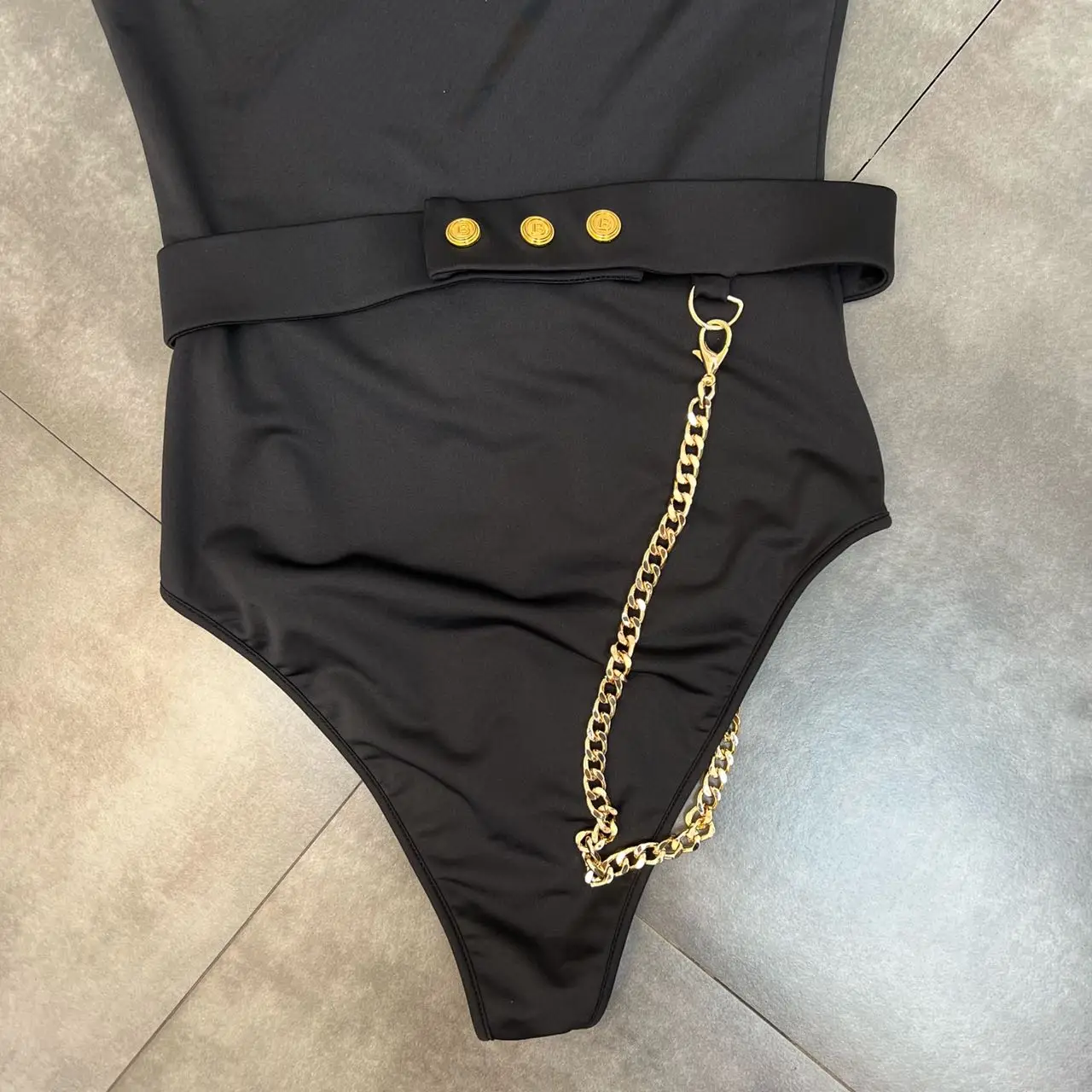 Fashionable Bodysuits 2023 Summer New One-Shoulder Waist Chain Letter Belt Sexy Hot Girl Style One-Piece Vest for Women Jumpsuit