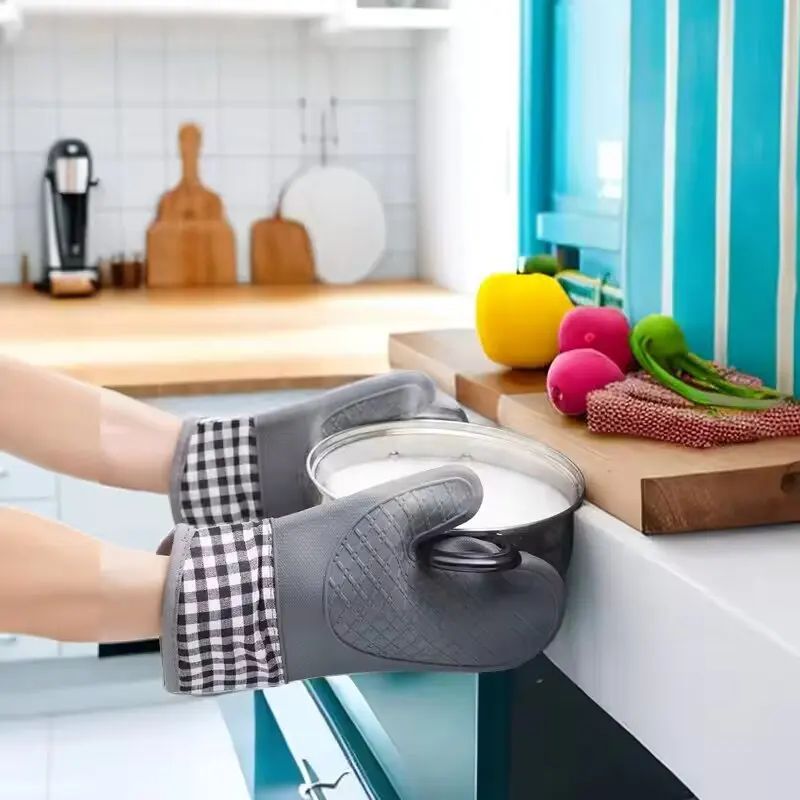 Heat-Resistant Silicone Oven Gloves with Enhanced Grip