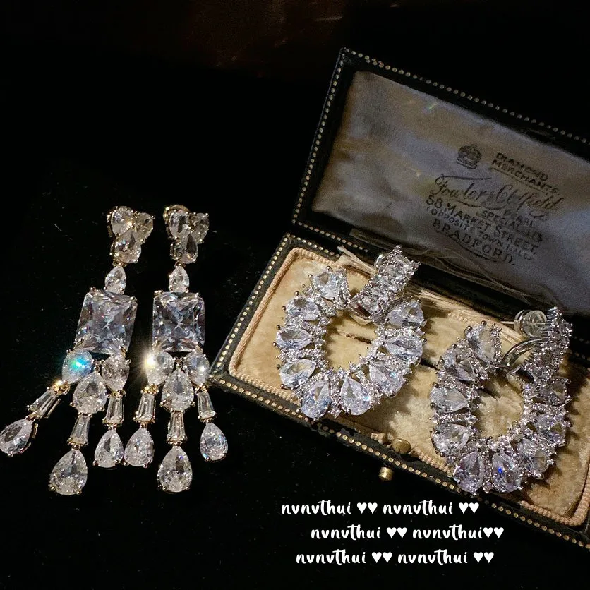 

Women Comet Water Drop Gem Earrings Plated with 18K Gold Love Zircon