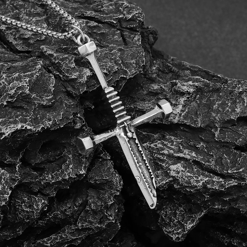 

Retro Popular Punk Broken Sword Cross Pendant Necklace Men and Women Fashion Jewelry Motorcycle Accessories Gifts