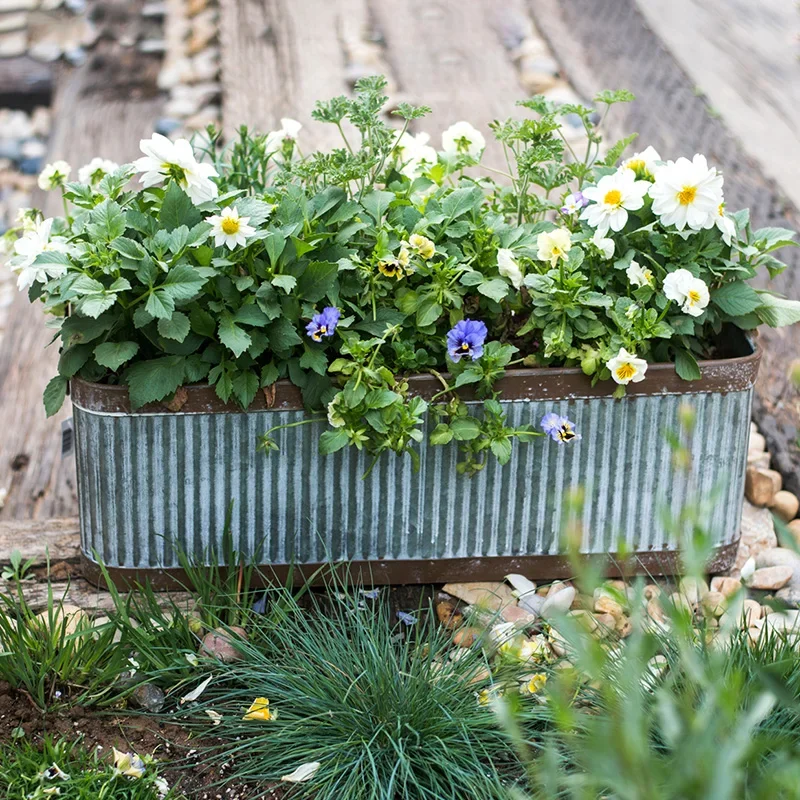 Cesta con asa de lata Retro, contenedor grande de flores y maceta para flores, caja de herramientas para artículos diversos, almacenamiento decorativo para jardín de comestibles