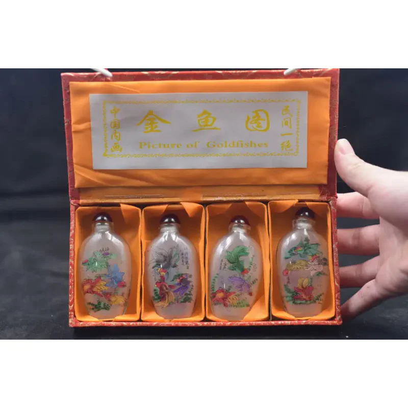 

4 шт. китайская фольклорная внутренняя окрашенная стеклянная бутылка для табака с фиговыми золотыми рыбками