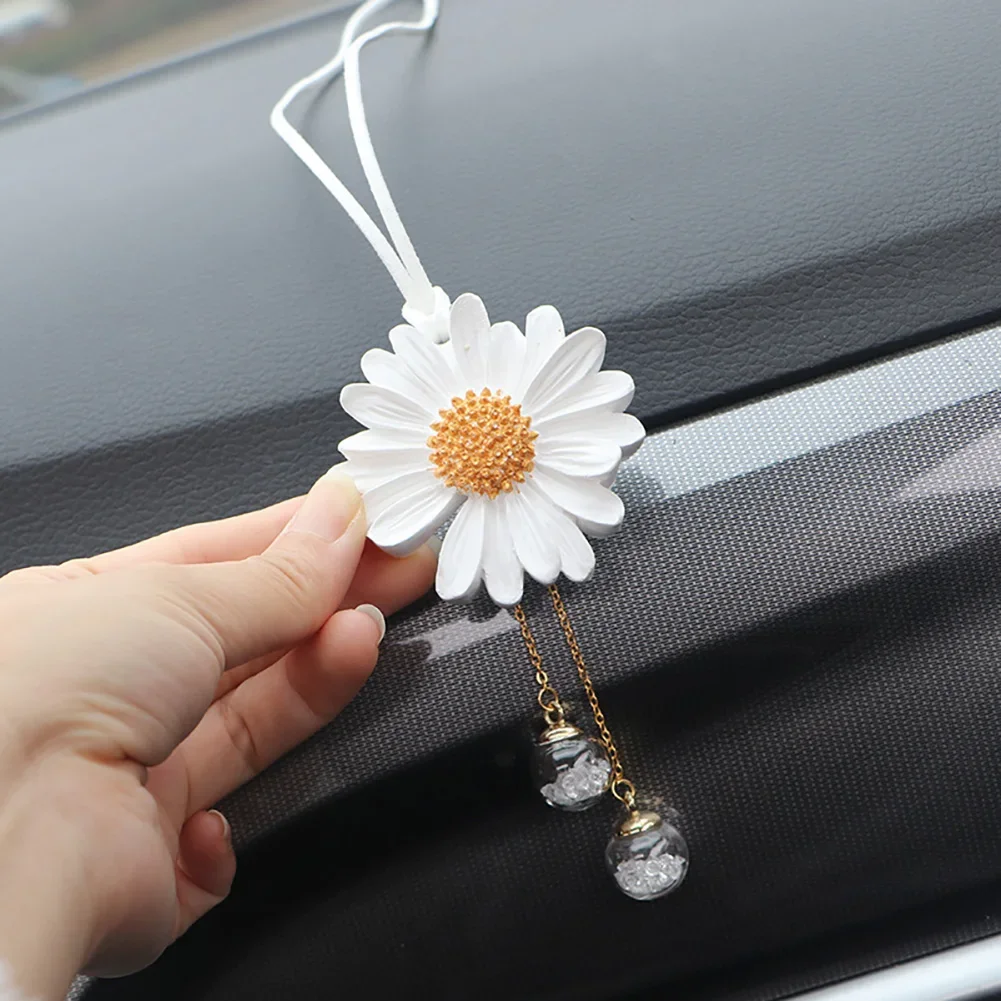 

Cute Little Daisy Car Interior Decoration Plaster Fragrance Daisy Auto Rearview Mirror Pendant For Car Decoration Accessories