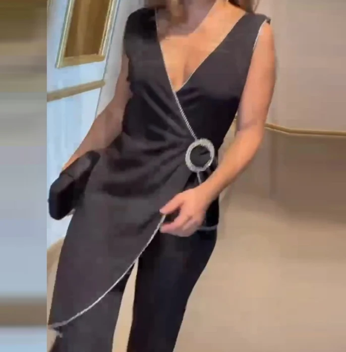 Hot Selling Fashion V-Neck Sleeveless Patchwork Irregular Serious and Lively Women's Jumpsuit In Stock