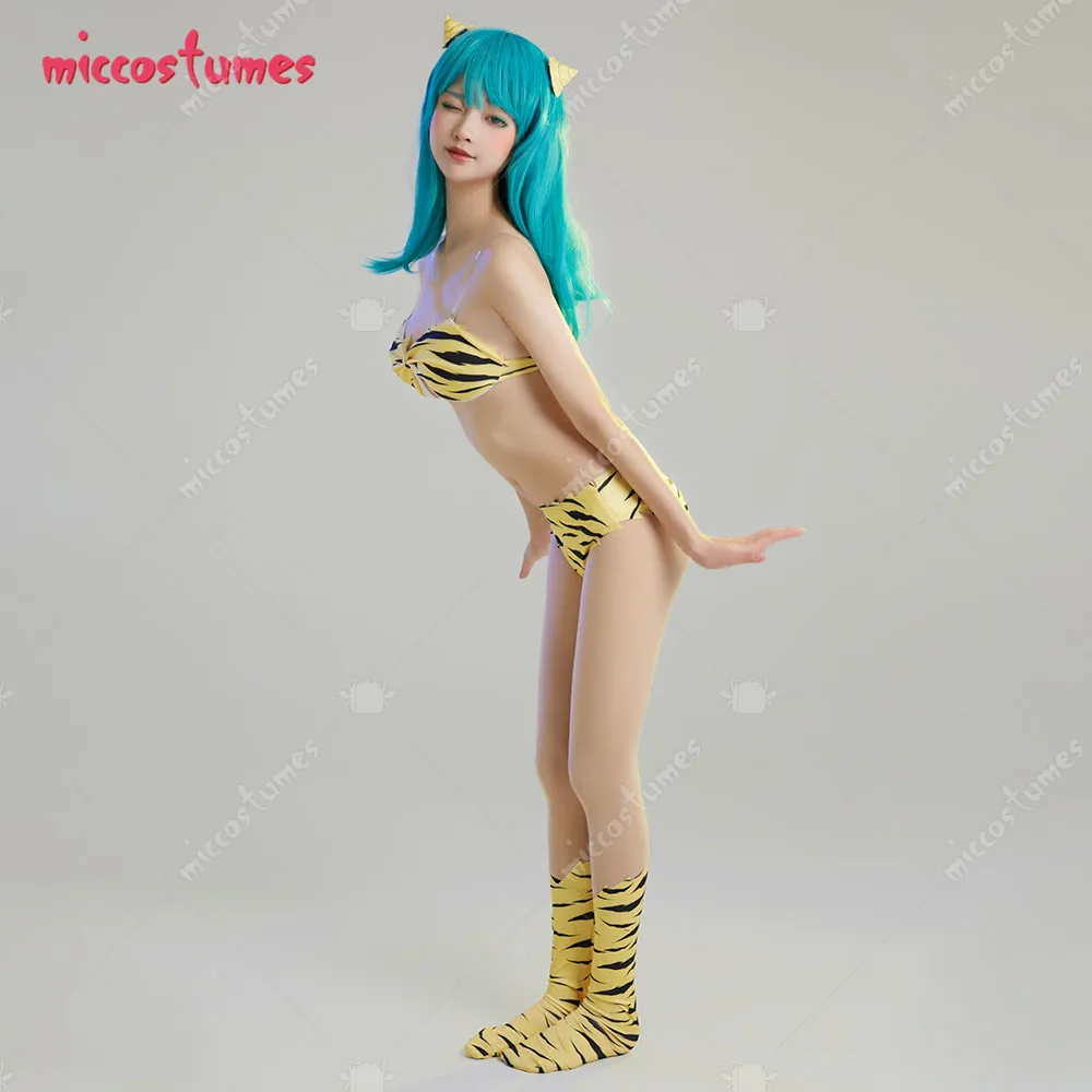 Frauen Lum Cosplay Bikini Badeanzug Set mit Haar-Accessoire und Socken 14