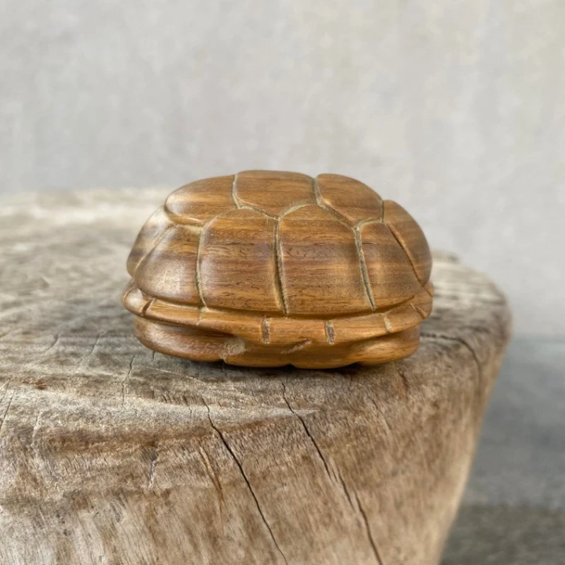

[No paint and no wax] Argentine green sandalwood carving rich world carved turtle shell handle piece wooden ornaments desk