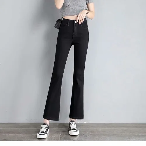 Flared black cropped pants
