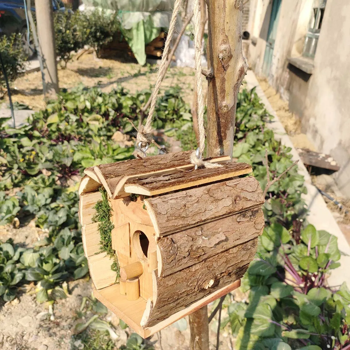 Wooden Bird's Nest Outdoor Hanging Heart-Shaped Bird's Nest House Pole Small Birdcage House Budgie Bird 1 Piece