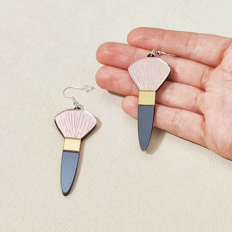 KUGUYS Make-up-Kosmetikpinsel-Ohrringe für Damen, Spiegel, Acryl, Schmuck, modisch, niedliches Zubehör, Geschenk für Sie – Detail 4