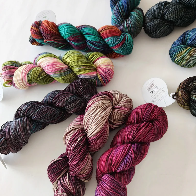 1piece 100g  Symfonie Handdyed Yarns Viva 100% Superwash Merino DK Yarns 2