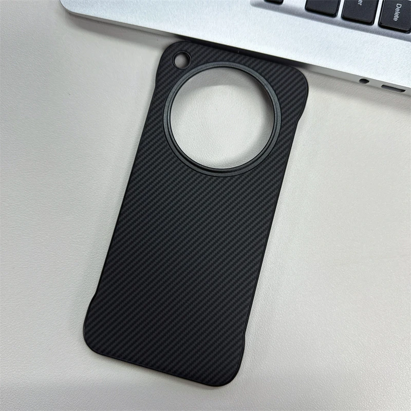Ultra Thin Carbon Fiber Texture Magnetic Case with Hard PC Frameless Design