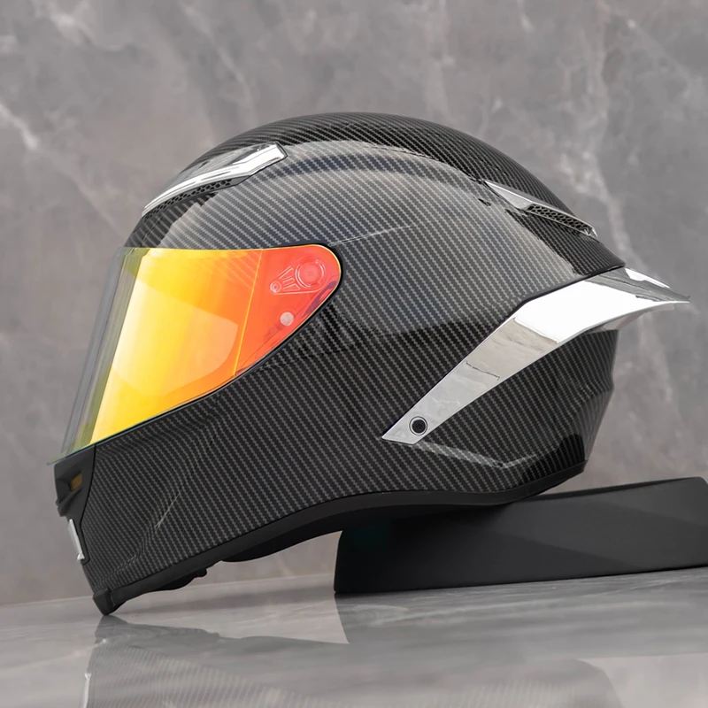 thumbnail image 1 of Casco de motocicleta con patrón de fibra de carbono, personalidad, para hombres y mujeres, cobertura total, carreras de motocicletas, ala trasera grande, capacidad 3C, 1 of 5
