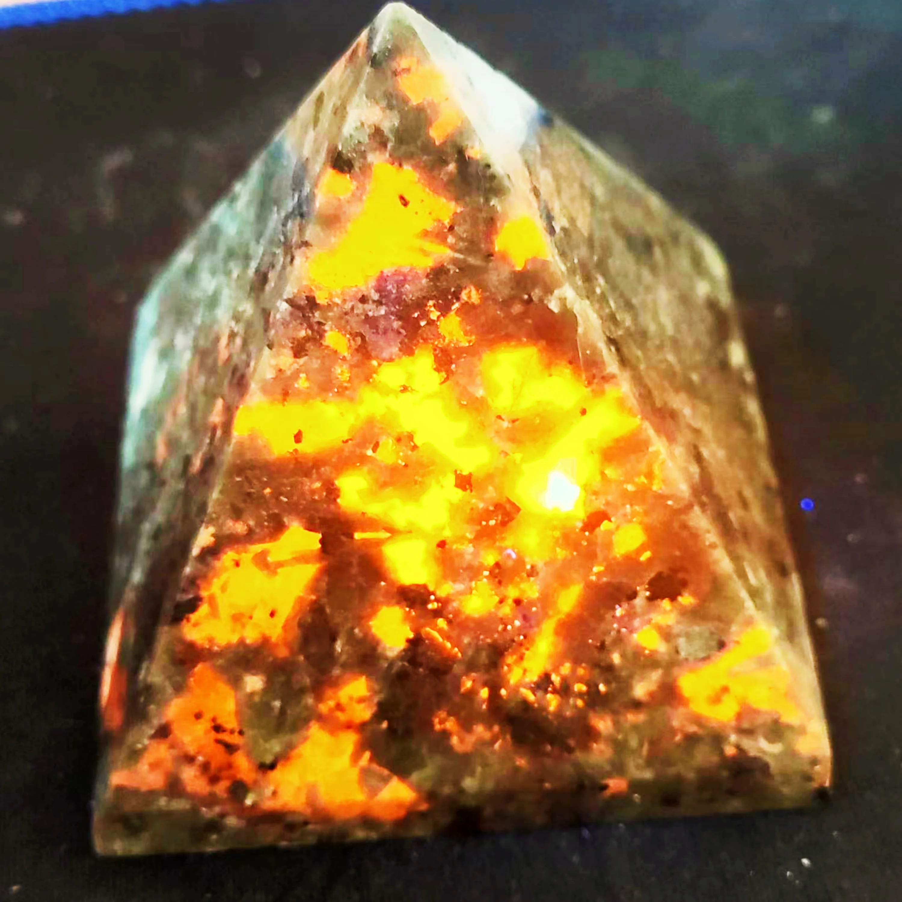 NaturalFlameStoneCrystalQuartzMineralPyramidHealingCrystalEnergyTowerHomeDecor
