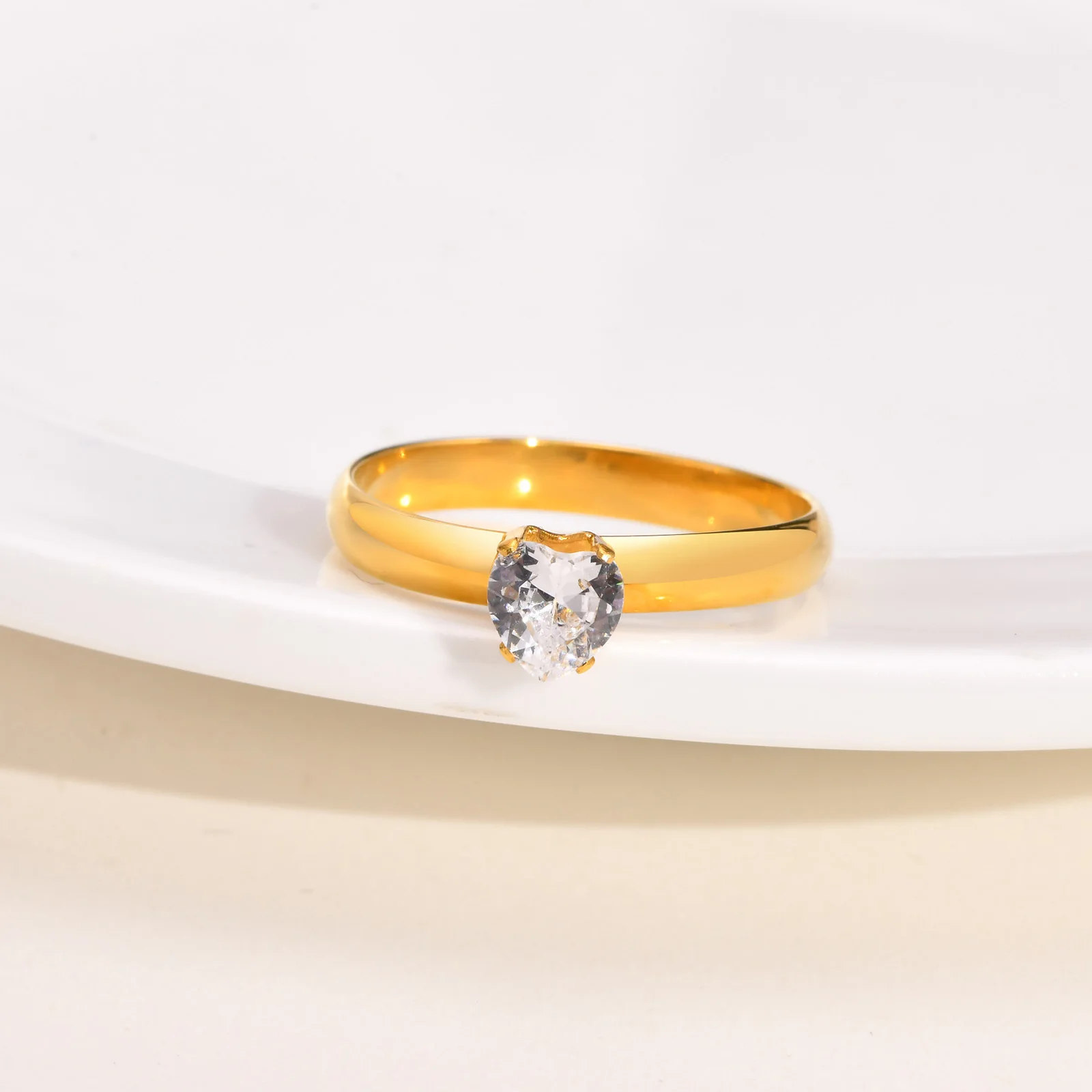 These engagement ring tray designs are perfect for your big day - Styl Inc