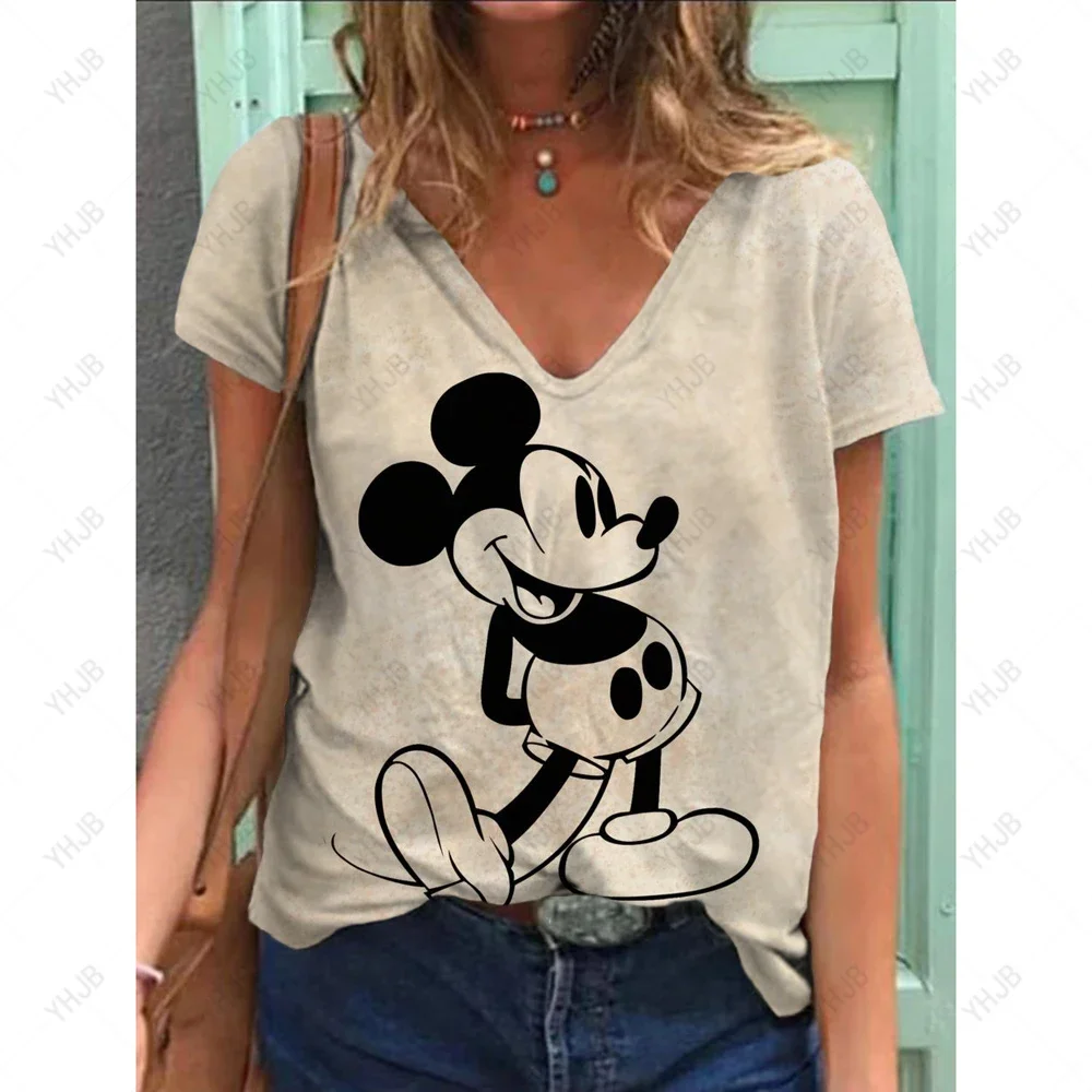 

Женская футболка с V-образным вырезом и принтом Микки Мауса