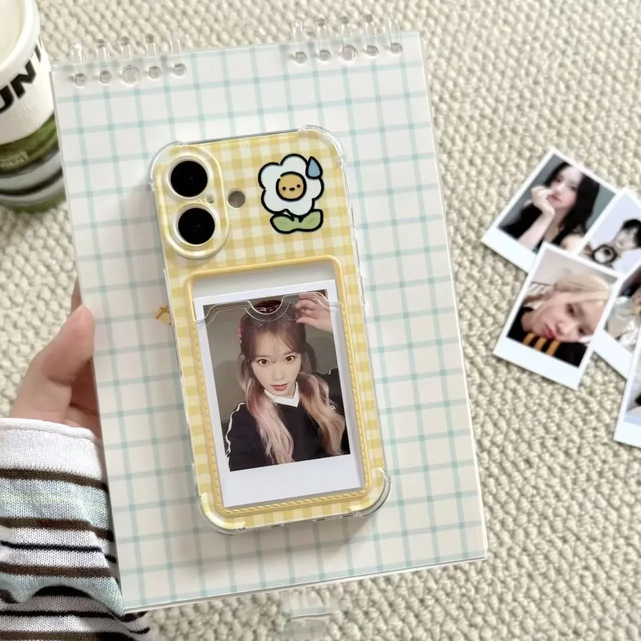 Floral Grid Pattern Cardholder Phone Case - Y2K Inspired Design